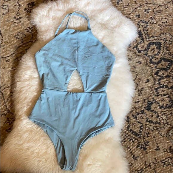 Sea foam green one piece with cutouts - Picture 3 of 7